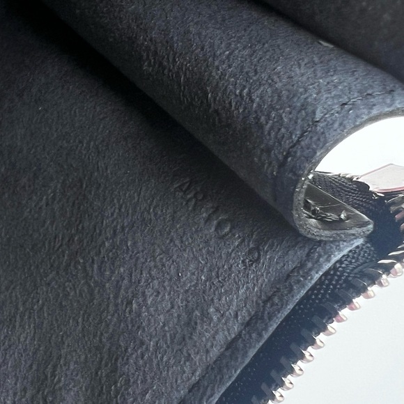 ♥️🌹LOUIS VUITTON POCHETTE EPI BLACK🌹♥️ - Picture 14 of 14